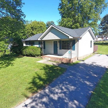 Beautiful Home In A Nice Place Clarksville Exterior photo
