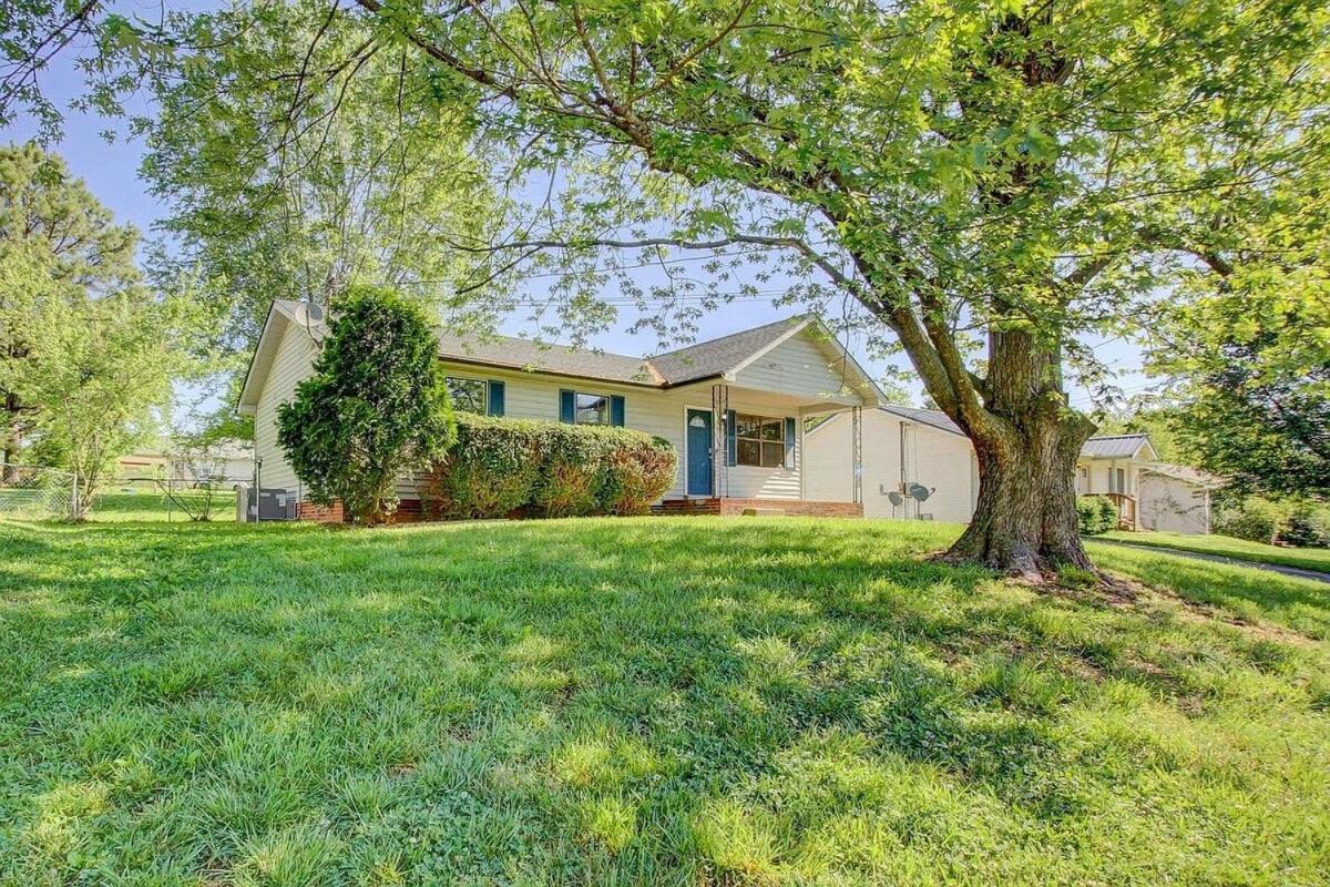 Beautiful Home In A Nice Place Clarksville Exterior photo
